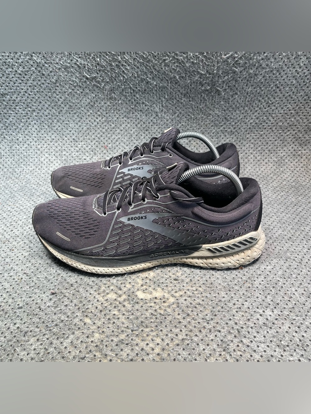 Brooks Adrenaline 21 Grey Running Shoes Size 9 Men’s